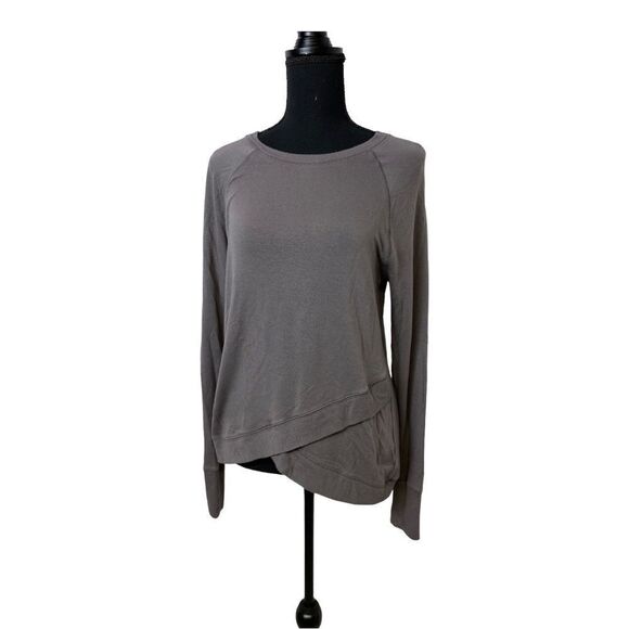 - #156 ATHLETA lightweight Top - Picture 5 of 8
